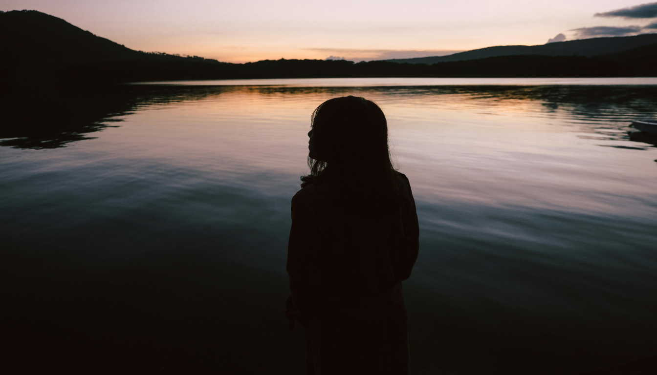 Découvrez les liens profonds entre aménorrhée et émotions. Solutions holistiques et inspirantes pour retrouver votre équilibre